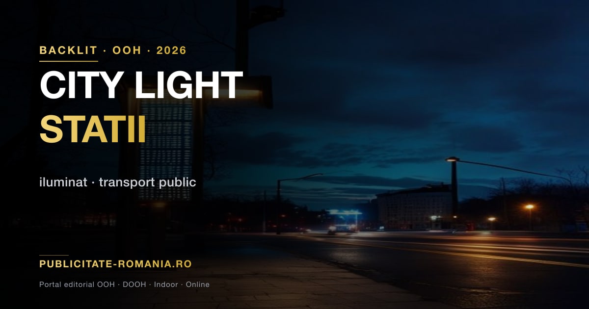 Caseta luminoasa backlit format city-light la statie de transport — panou iluminat din interior pentru vizibilitate nocturna in spatiul urban